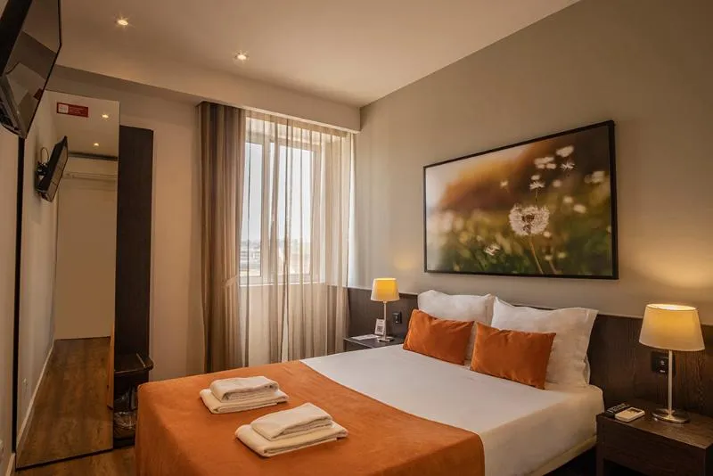 DOUBLE BASIC Room, Riversuites, Porto