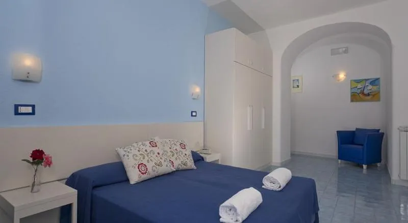 QUADRUPLE STANDARD Room, Hotel Imperamare, Naples