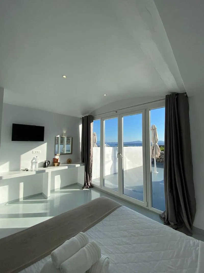 SUITE SEA VIEW Room, Serenita Luxury Suites, Santorini