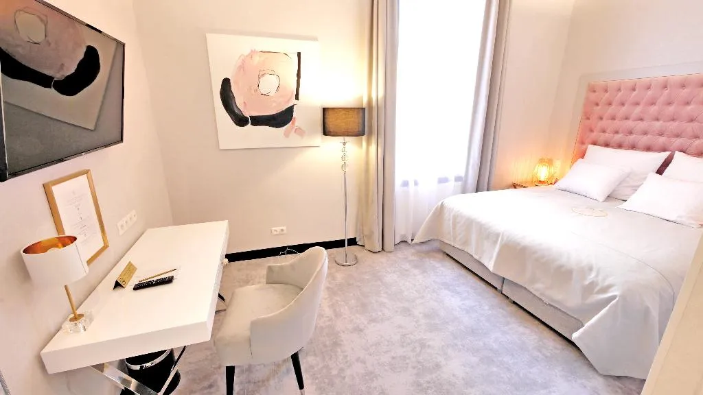 DOUBLE STANDARD Room, Szewska 22 Boutique, Krakow