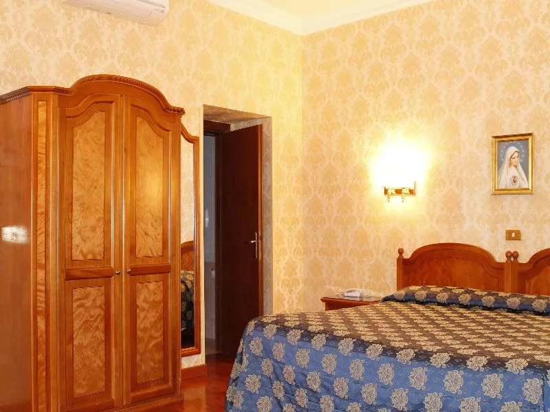 Room, Pace Helvezia, Rome