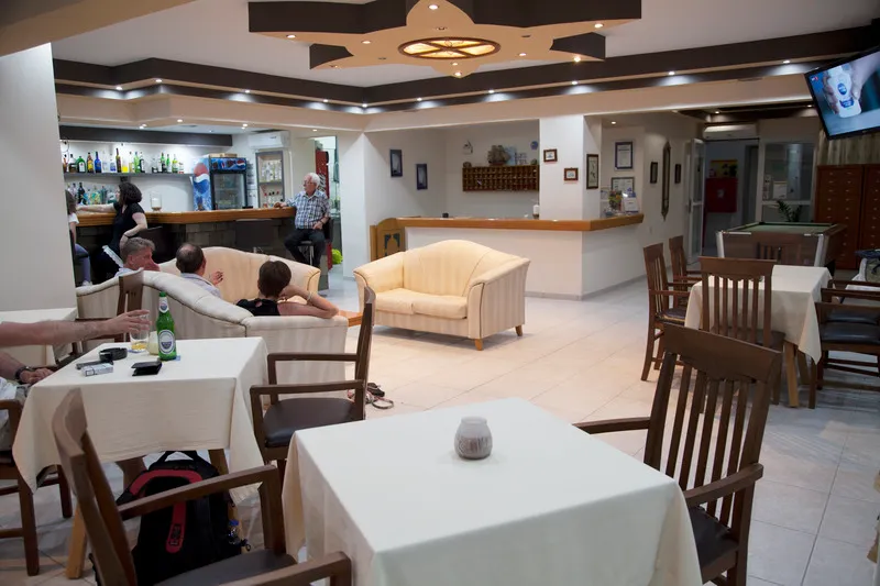 Bar, Athinoula, Kos