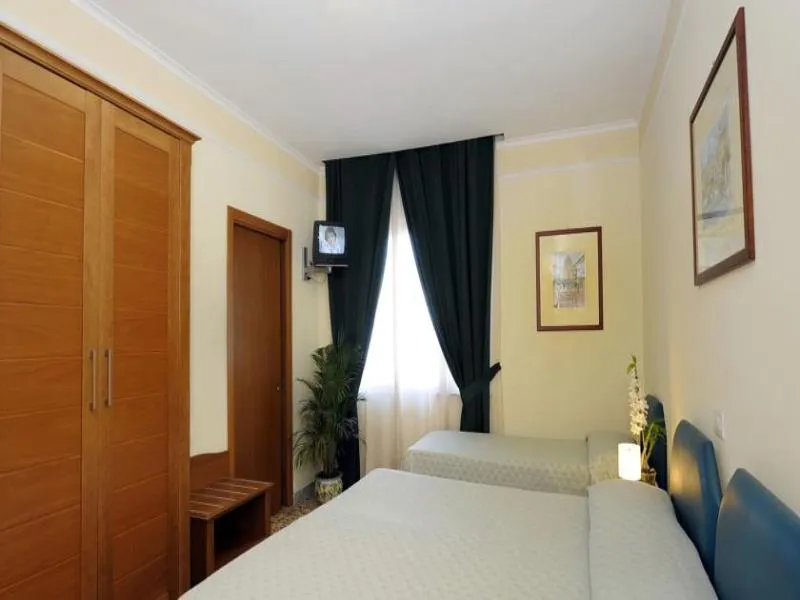 Room, Tourist, Naples