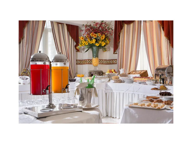 Restaurant, Grand Hotel Vanvitelli, Naples
