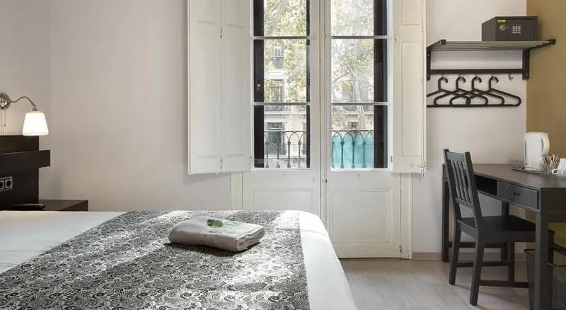 DOUBLE SUPERIOR Room, Hostal BruStar Gotic, Barcelona