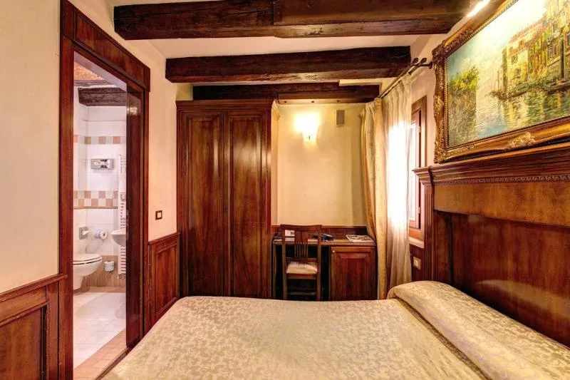 General view, Palazzo La Scala, Venice