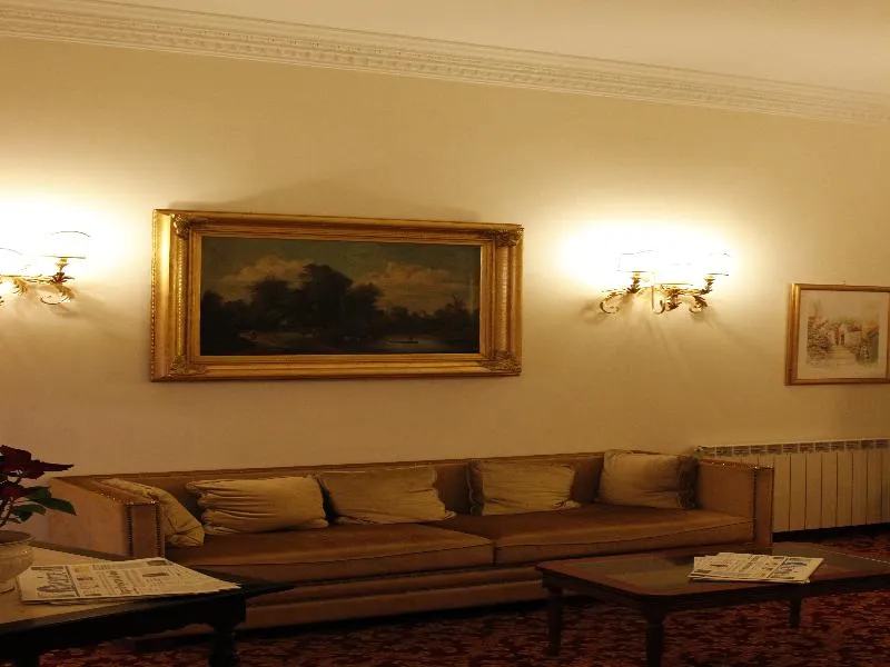 Lobby, Genio, Rome
