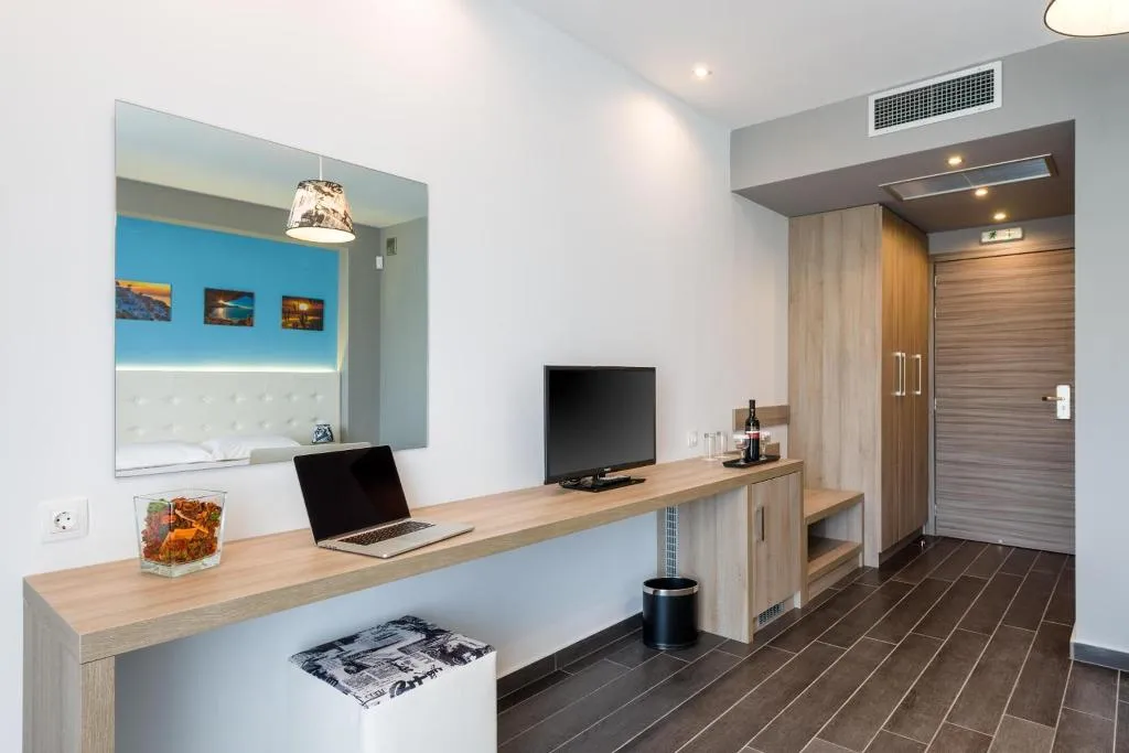 DOUBLE SUPERIOR WITH BALCONY Room, Lagaria Hotel, Thessaloniki