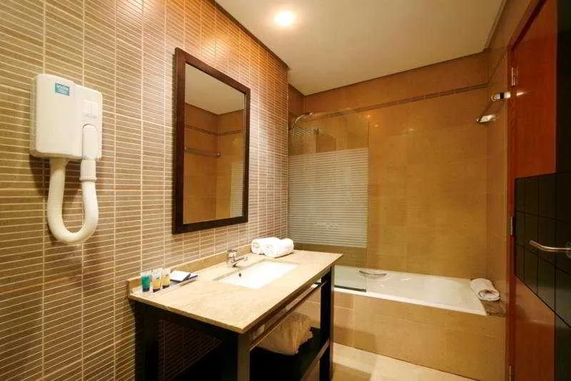 Room, Jade, Majorca