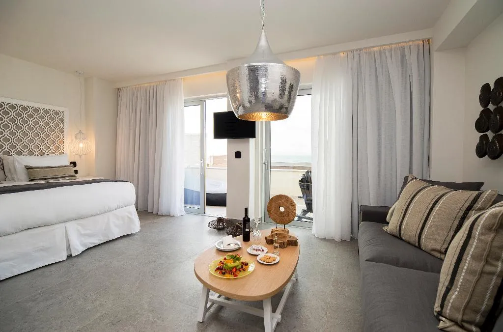 SUITE WITH PRIVATE POOL Room, Insula Alba Resort & Spa, Crete
