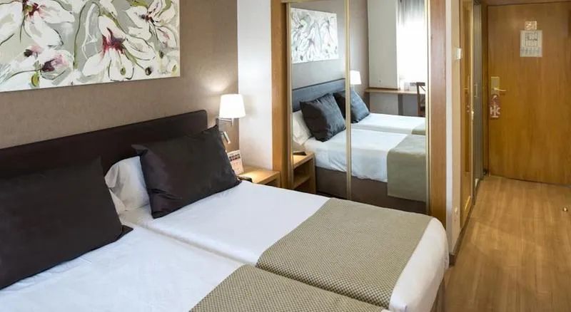 Room, Catalonia Albeniz, Barcelona