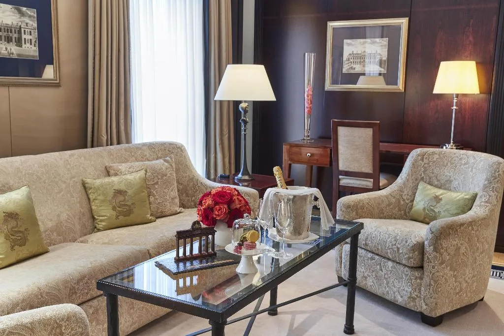 JUNIOR SUITE STANDARD Room, Adlon Kempinski Berlin, Berlin