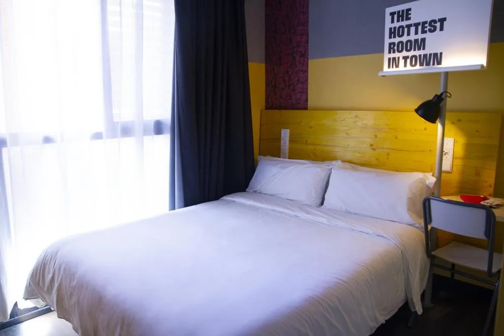 Double or Twin STANDARD Room, room00 Valencia Hostel, Valencia
