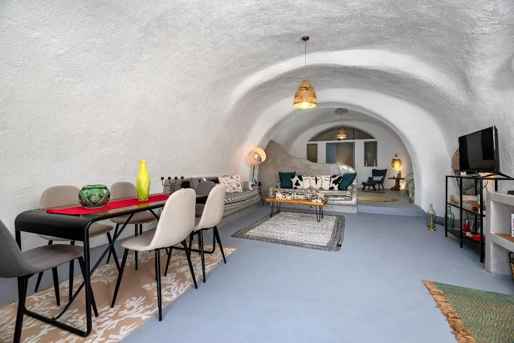 VILLA LUXURY TWO BEDROOMS Room, 1812 Caves 'n Mansion, Santorini