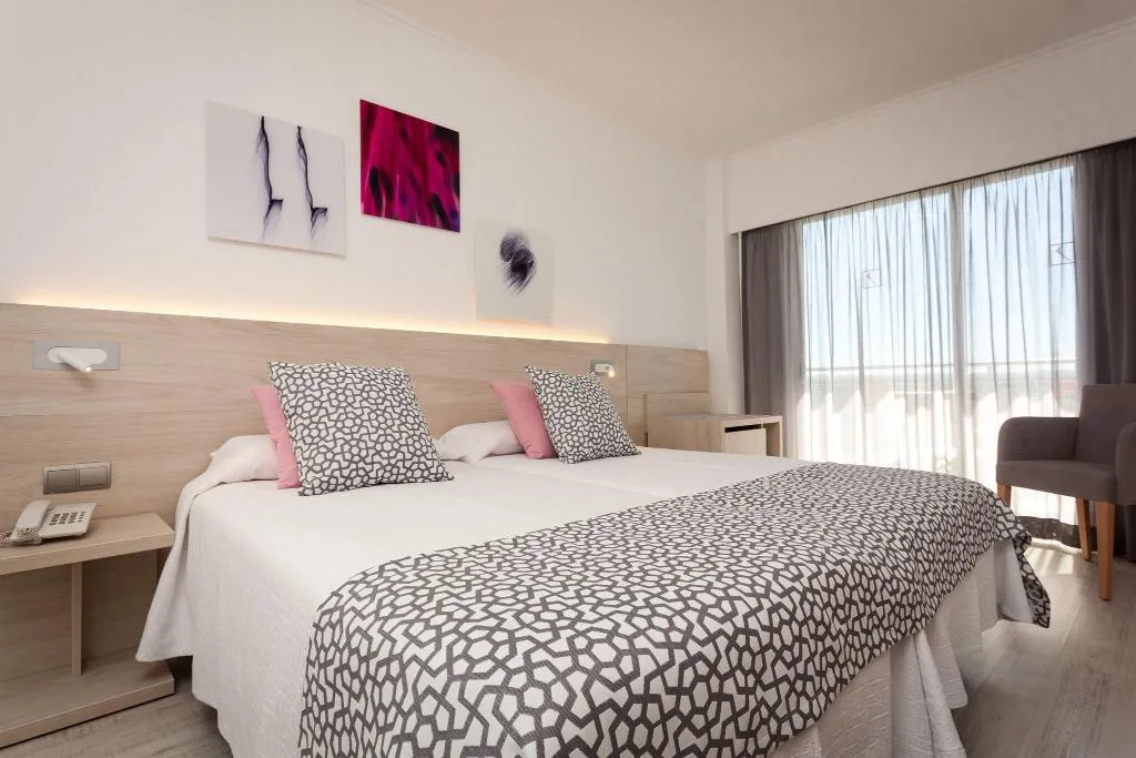 DOUBLE SINGLE USE TWO BEDS Room, Timor, Majorca