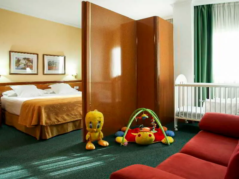 APARTMENT CAPACITY 4 Room, Acacia Suite, Barcelona