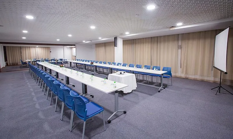 Conferences, El Oumnia Puerto, Tangier