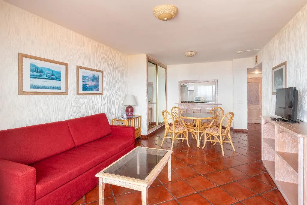 Room, Masaru, Tenerife