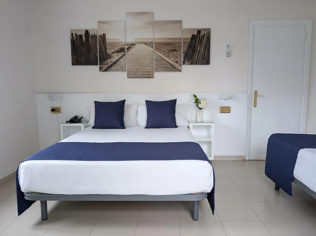 TRIPLE WITH BALCONY Room, Hotel Medium Claramar, Costa Brava