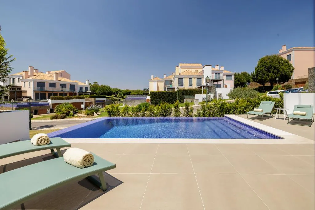 TOWNHOME CAPACITY 5 THREE BEDROOM Room, Vale Do Lobo Resort, Algarve