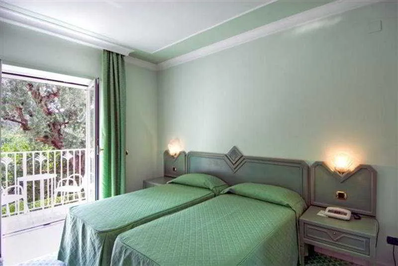 Room, Grand Hotel Riviera, Naples