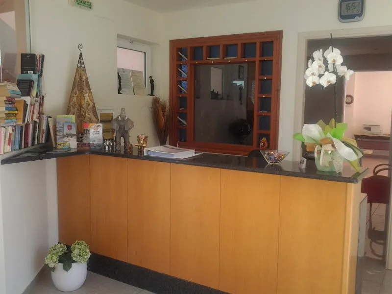 Lobby, Pella Steve, Crete