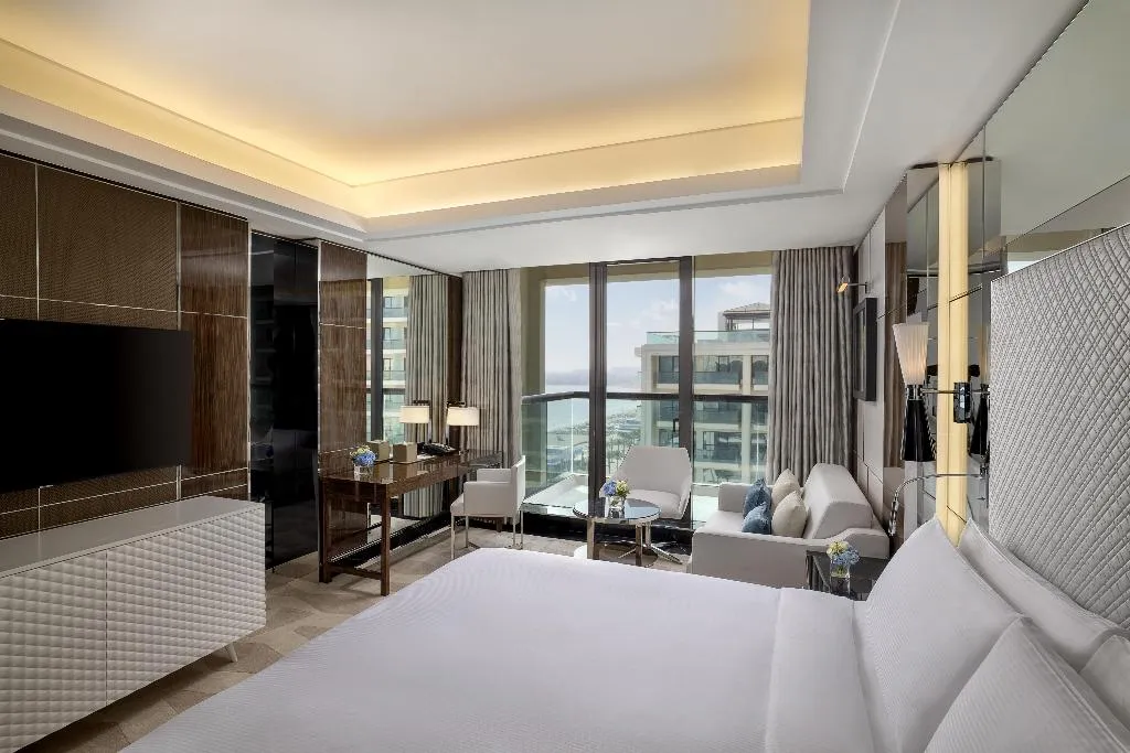 SUITE SEA VIEW Room, Hilton Dubai Palm Jumeirah, Dubai