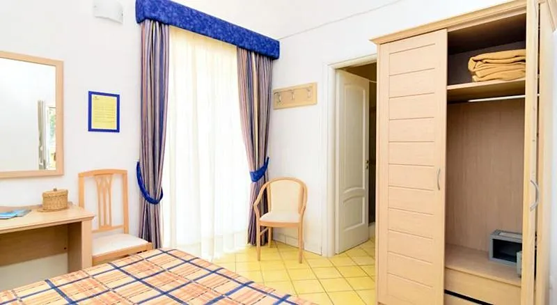 Double or Twin STANDARD Room, Albergo Villa Giusto, Naples