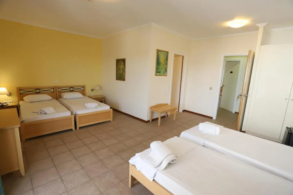 FAMILY ROOM LAND VIEW Room, Dassia Holiday Club, Corfu