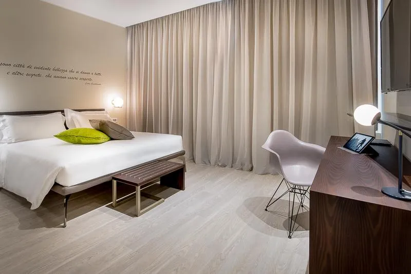 DOUBLE STANDARD Room, Hotel Canada Urban Chic, Milan