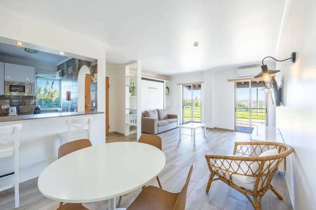 APARTMENT ONE BEDROOM WITH VIEWS Room, Pontalaia, Algarve