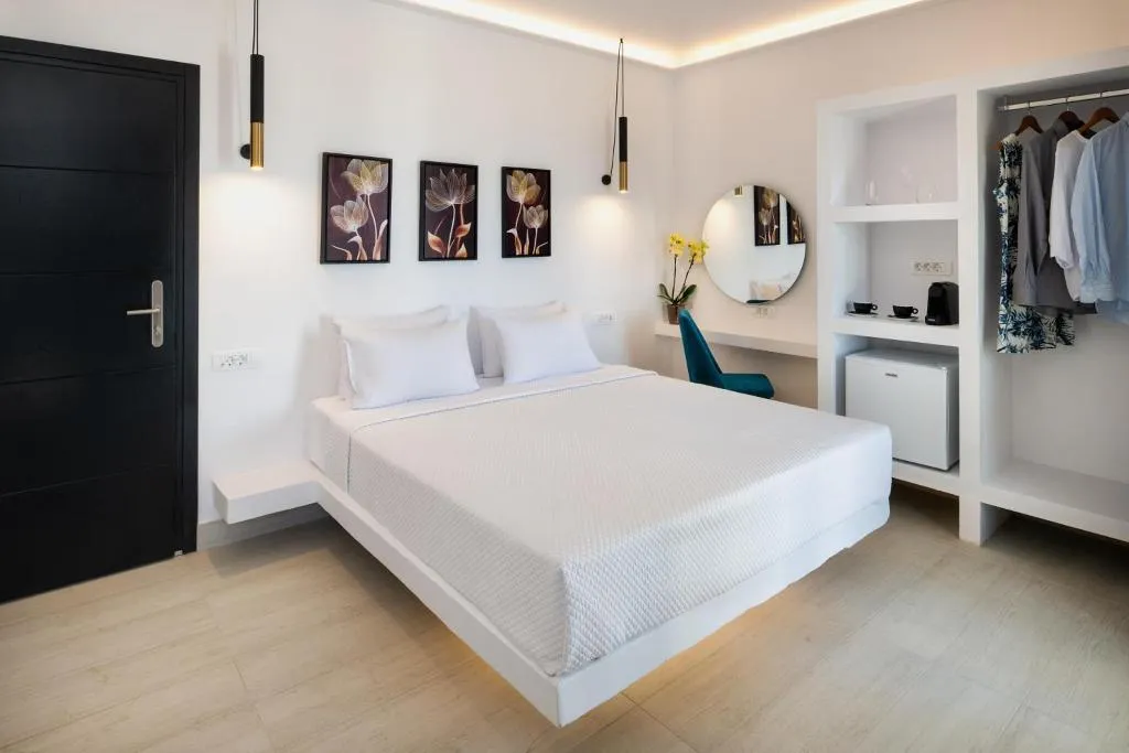 SUITE DELUXE Room, Palm Island Suites, Santorini