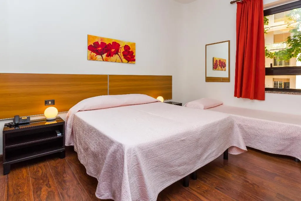 TRIPLE STANDARD Room, Hotel Adria, Venice