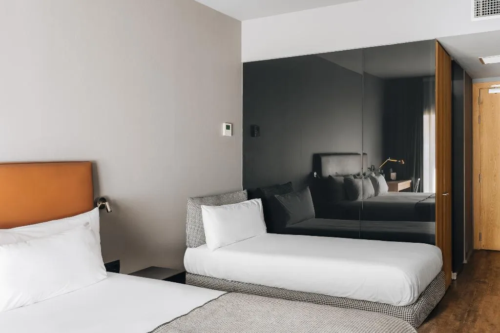 TRIPLE STANDARD Room, Uma House by Yurbban Trafalgar, Barcelona