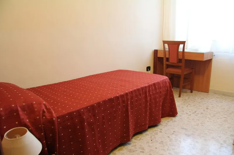 Room, La Casa del Pellegrino, Naples
