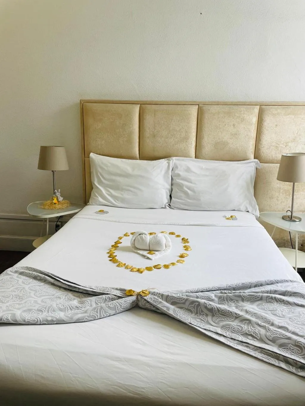 DOUBLE SUPERIOR WITH BALCONY Room, WW Hostel & Suites, Porto