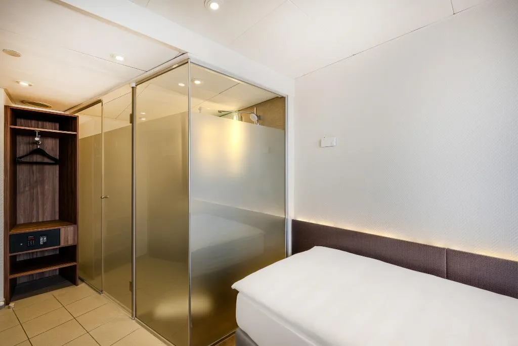 SINGLE STANDARD Room, Park Inn by Radisson Berlin Alexanderplatz, Berlin