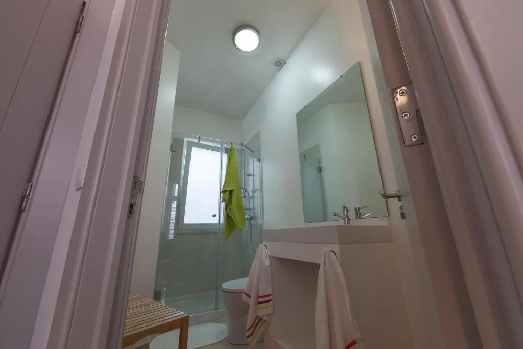 TWIN STANDARD Room, Inn Possible Lisbon Hostel, Lisbon
