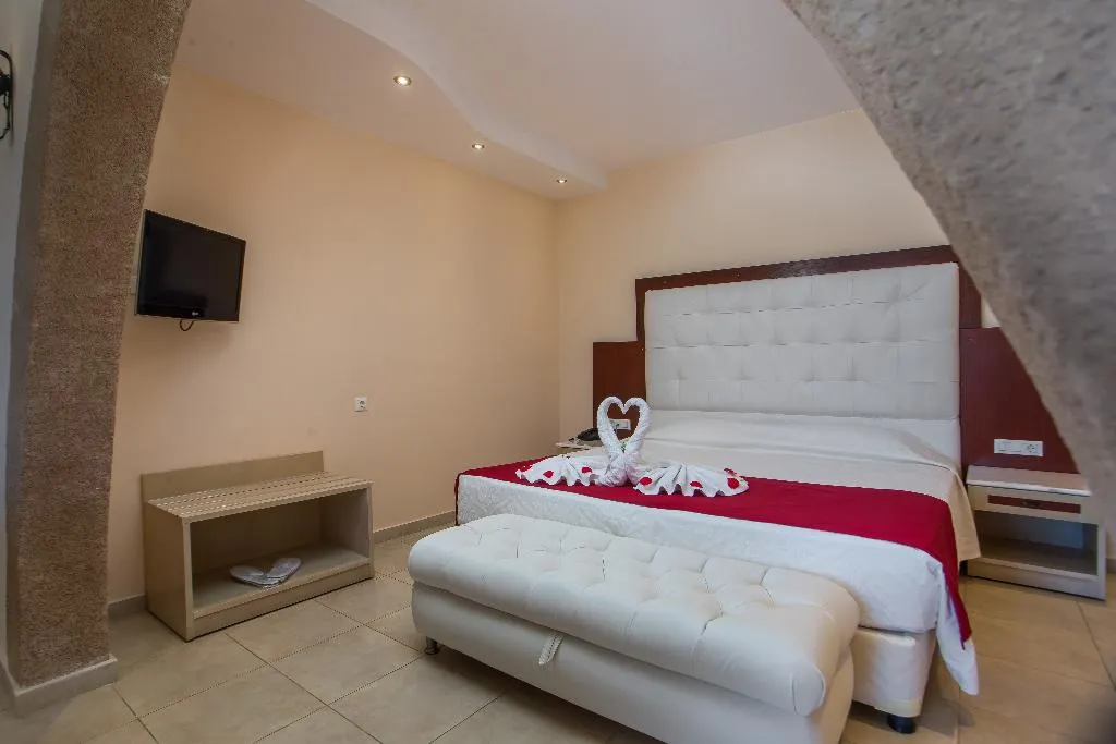 Room, Castello di Cavaliere Suites, Rhodes