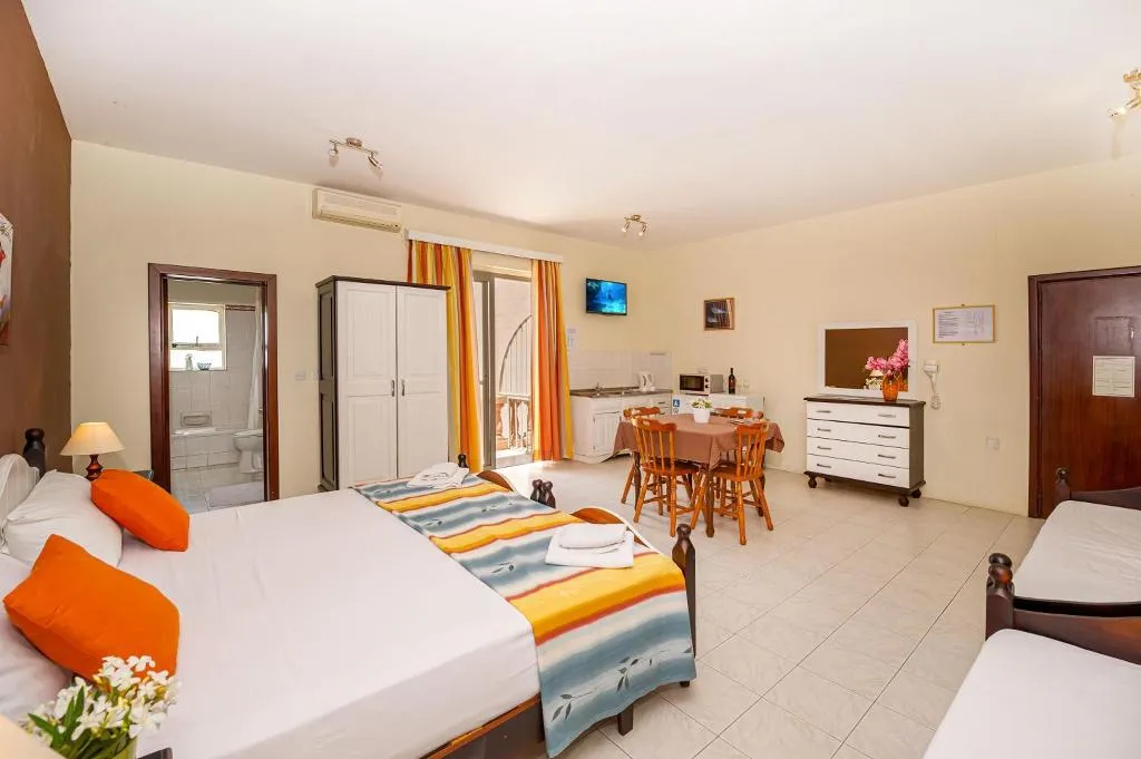 STUDIO STANDARD Room, Mariblu Guesthouse, Gozo