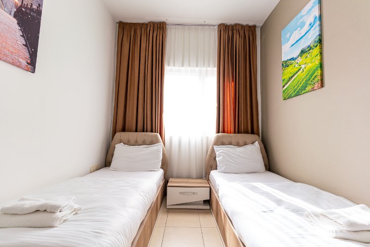 Prince Hotel, Kavaje