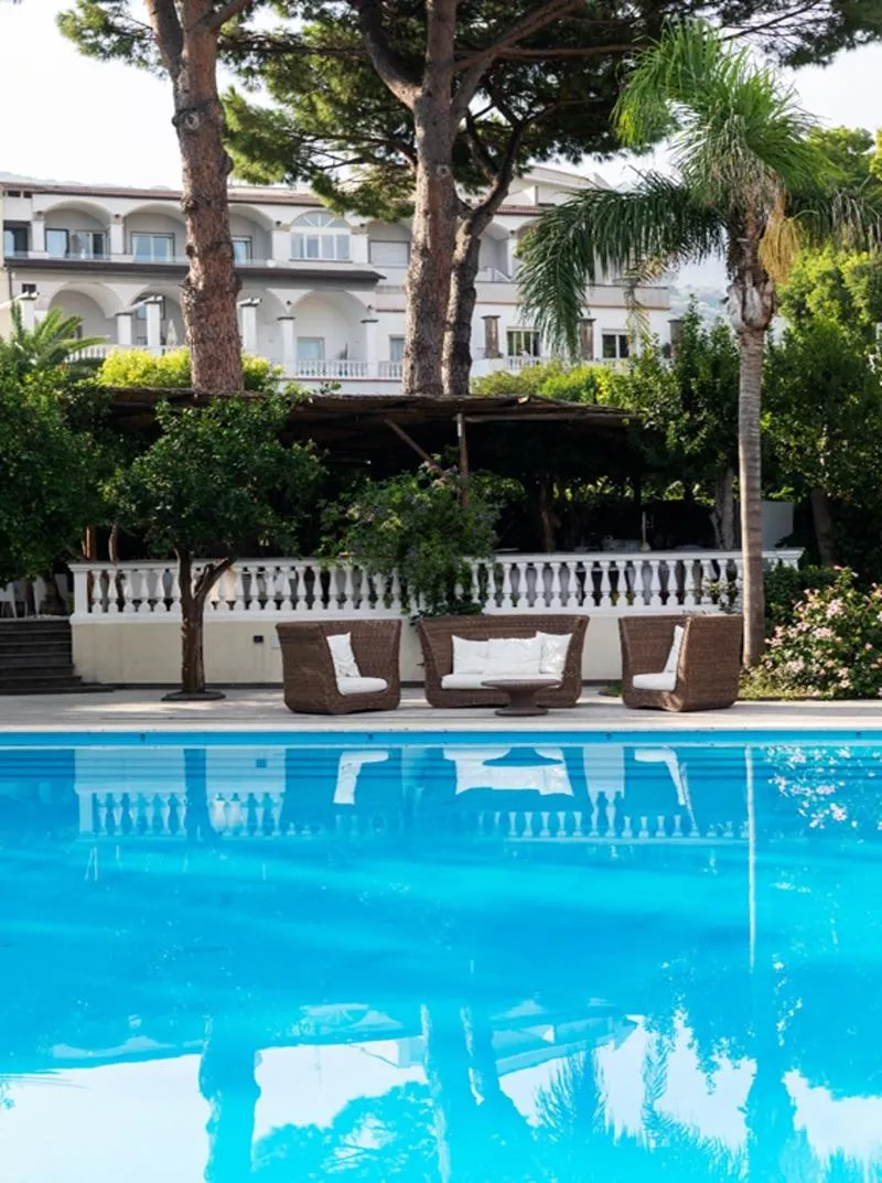 Pool, Grand Hotel Cocumella, Naples