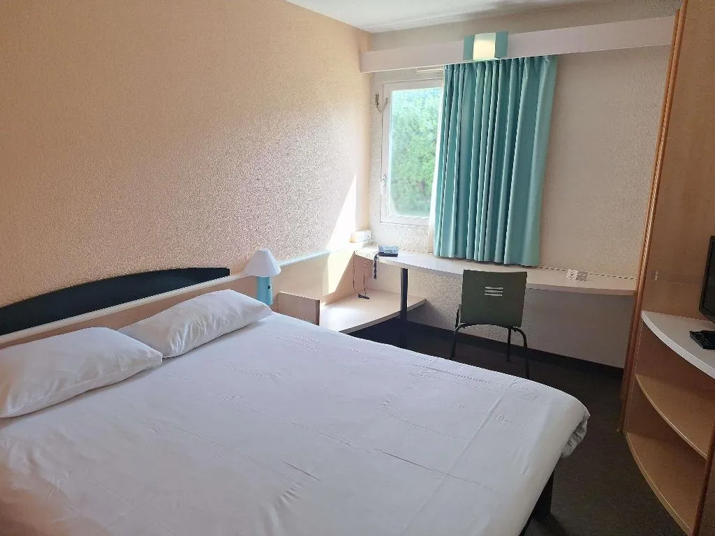 DOUBLE WITH DOUBLE BED Room, Ibis Setubal, Lisbon