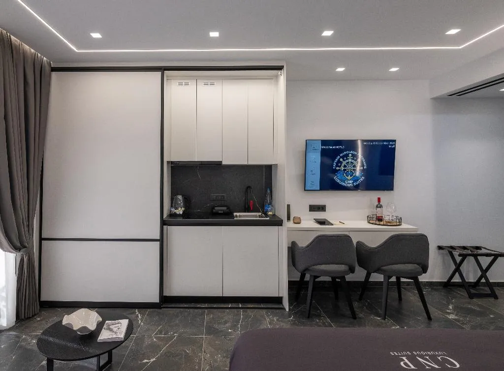 SUITE DELUXE Room, Captain Napoleon Paterakis CNP Luxurious Suites, Crete