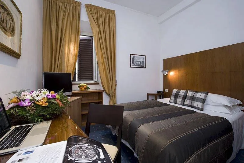 DOUBLE ECONOMY Room, De Petris, Rome