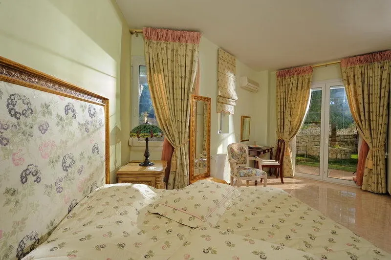 Room, Vergis Epavlis, Crete