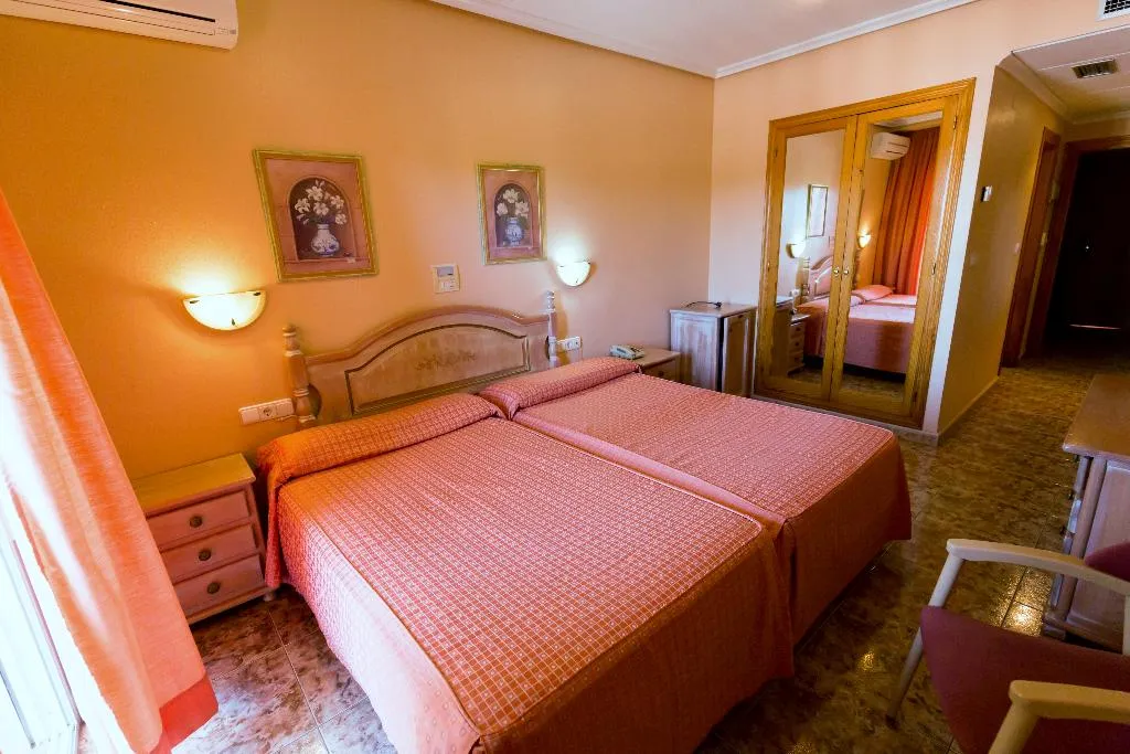 Double or Twin CAPACITY 2 Room, Parquemar, Costa Blanca