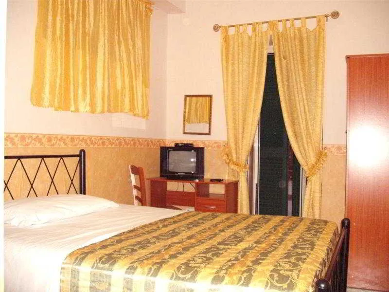 Room, Alloggio del Conte, Naples