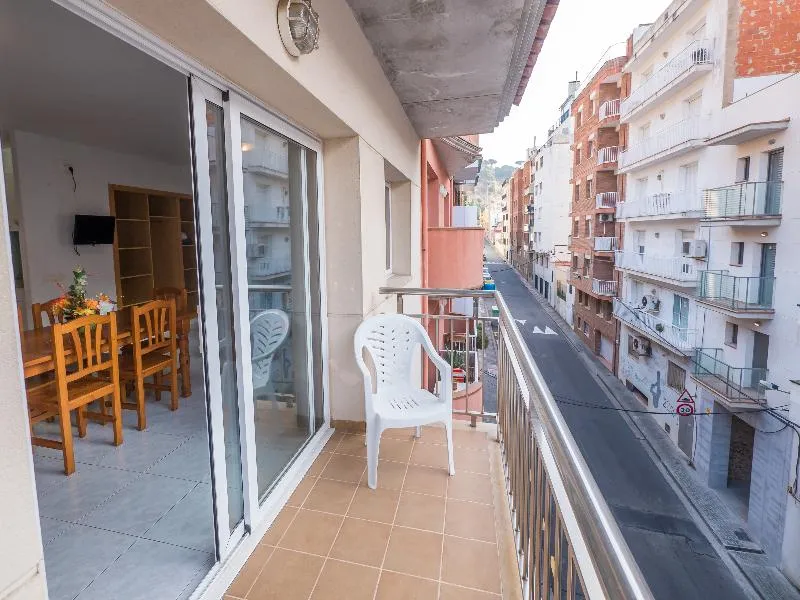 APARTMENT CAPACITY 6 TWO BEDROOMS Room, Apartaments AR Nautic, Costa Brava