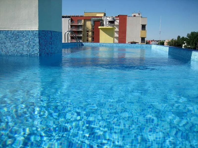 Pool, MPM Royal Central, Bourgas